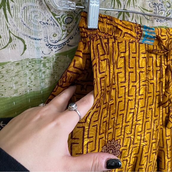 Made in India Silk Yellow/ Brown Floral Boho Palazzo Harem Pants Size Medium - Picture 5 of 15